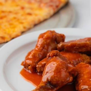 #6 One Cheese Slice, 6 Wings & Fountain Drink
